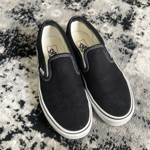 Slip on vans all black size 9/10.5